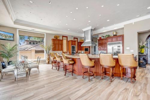 The Villa on Matern New Listing in Horseshoe Bay (TX)
