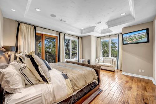 The Villa on Matern New Listing in Horseshoe Bay (TX)