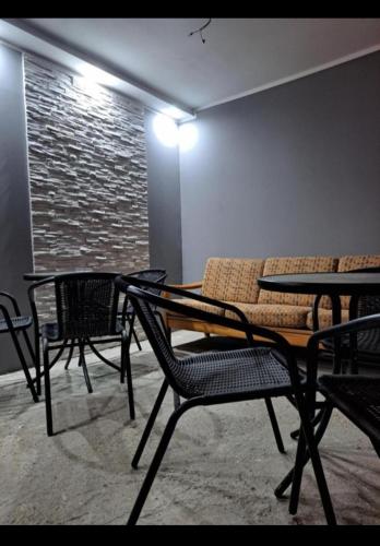 Belgrade Happy House 3-Star Single Room restaurant