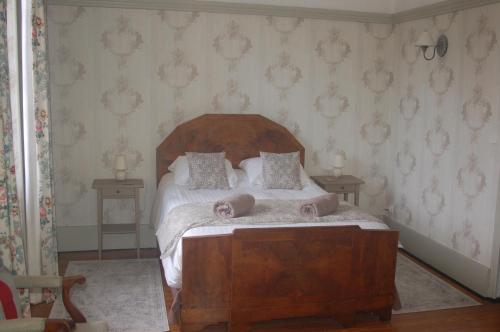Le Logis des Quatre Puits Room Type - Double Room with Private Bathroom Le Logis des Quatre Puits Room Type - Double Room with Private Bathroom