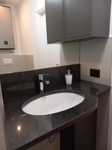 Unique residence with garden and sea view