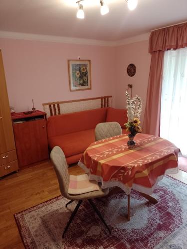 Gyongyvirag Udulo – Mario Apartman in Harkany