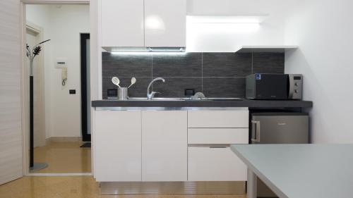 Suite in Center - image 14
