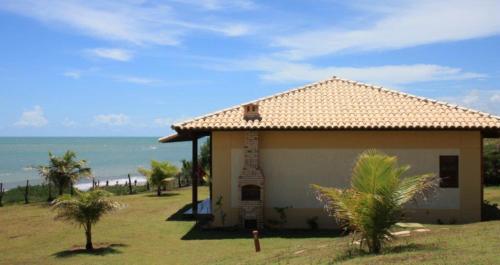 Casa espetacular em condomínio pé-na-areia, RZ15