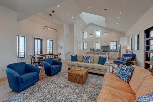 Meribella Beautiful beachfront home with boardwalk to the beach in Port Aransas, USA