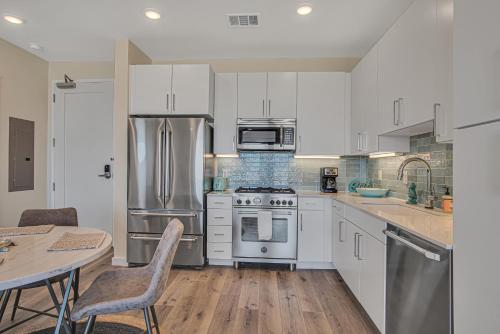 Bright and Fun Condo for Couples , 1BD, 1BA in Port Aransas, USA