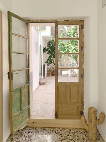 avla, La Santa in San Lazaro
