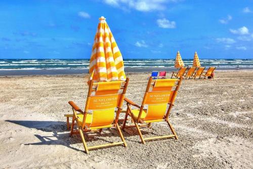 Splendid Condo, Stunning Views, 3BD, 2BA, Sleeps 8, Water View in Port Aransas, USA
