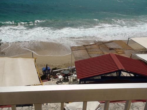 Two-Bedroom Apartment with Sea View (4-6 Adults) image 3