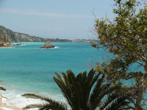 Two-Bedroom Apartment with Sea View (4-6 Adults) image 2