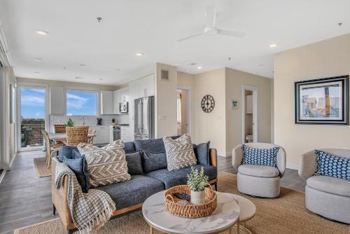 Charming Condo, 2BD, 2BA, Sleeps 4, Boardwalk to the Beach in Port Aransas, USA