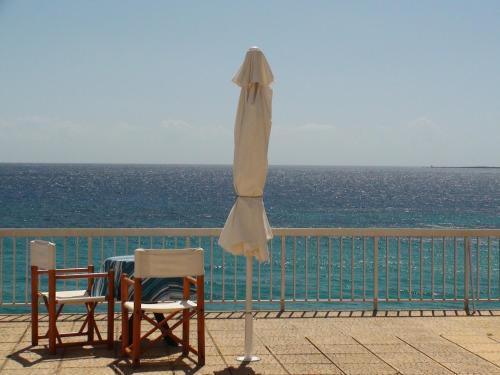 Two-Bedroom Apartment with Sea View (4-6 Adults) image 5