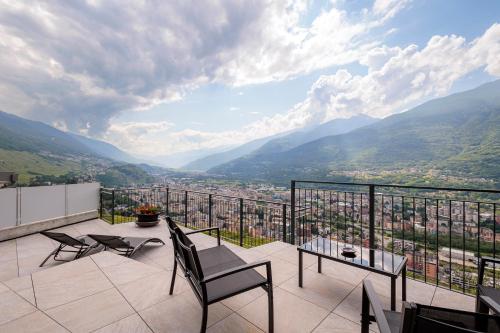 REVO Apartaments - Gualzi63 the Best View, Sondrio