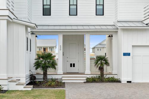 Luxury home with great resort amenities in Port Aransas, USA