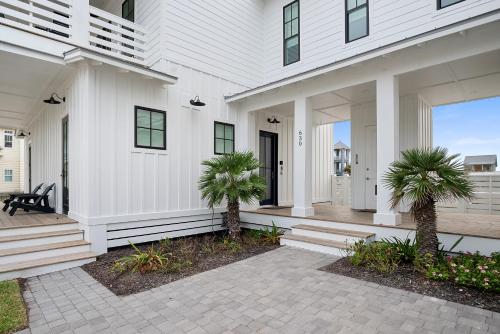 Luxury home with great resort amenities in Port Aransas, USA