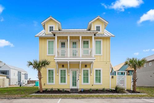 Perfect vacation home, upscale finishes, close to beach in Port Aransas, USA