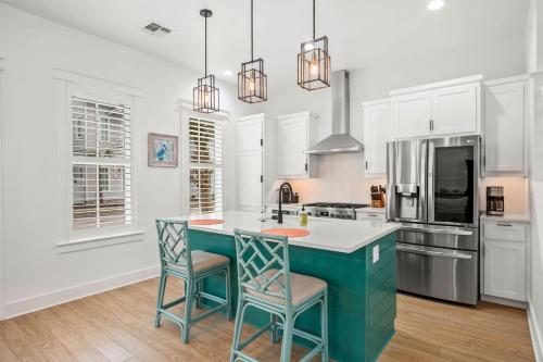 Perfect vacation home, upscale finishes, close to beach in Port Aransas, USA