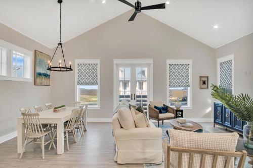 Coastal chic home perfect for beach living in Port Aransas, USA