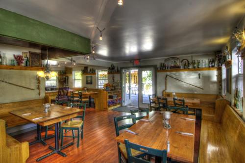 Restorāns, Crowsnest Vineyards Guesthouse in Cawston