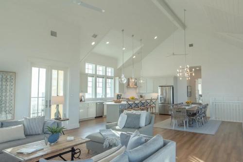 Exquisite Coastal Home with Gulf Views in Port Aransas, USA