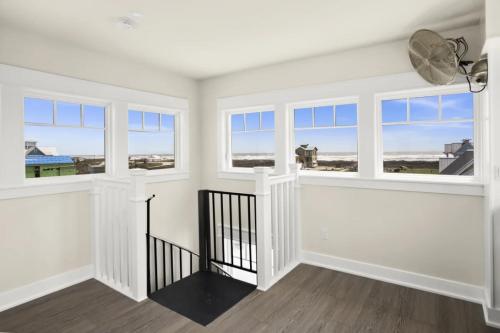 Spacious new home w great view, 2 kitchens in Port Aransas, USA