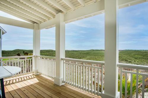 Spacious new home w great view, 2 kitchens in Port Aransas, USA