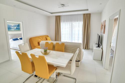 บริการและสิ่งอำนวยความสะดวก, The Golden Luxury Apartments in โดโบรตา