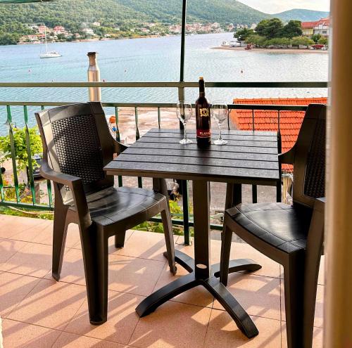 ระเบียง/ชานเรือน, Apartmani Mediteran Copic in เกรบาสติชา