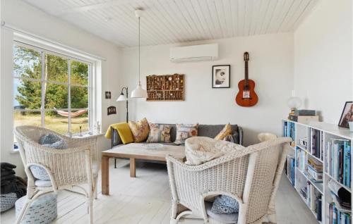  Amazing Home In Fej With Sauna, Wifi And 3 Bedrooms in Kragenæs