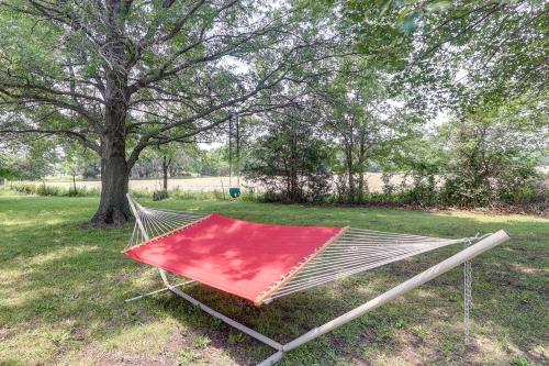 Coffeyville Countryside Studio with Fire Pit!