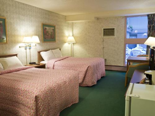 Blue Bird Hotel Blue Bird Hotel is conveniently located in the popular Melfort area. The property features a wide range of facilities to make your stay a pleasant experience. To be found at the hotel are free Wi-Fi i