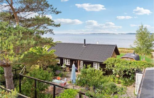  Amazing Home In Fej With Sauna, Wifi And 3 Bedrooms, Pension in Kragenæs bei Magletving