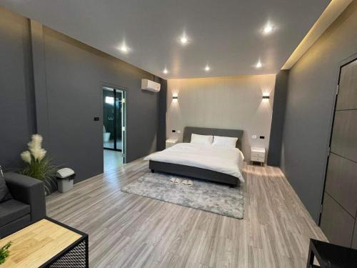 ラチャブリー พูลวิลล่าคาเฟ่ @ราชบุรี 4つ星 シングルルーム スイート