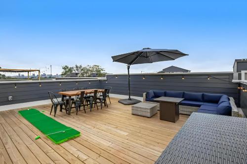 Rooftop Skyline View - Karaoke Stage - 4 Bedroom in Nashville, USA