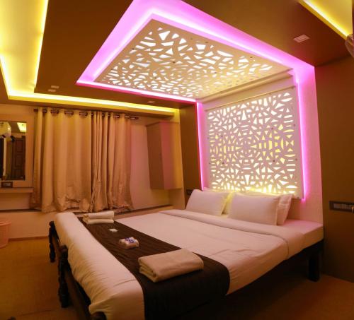 Deluxe Double Room image 4