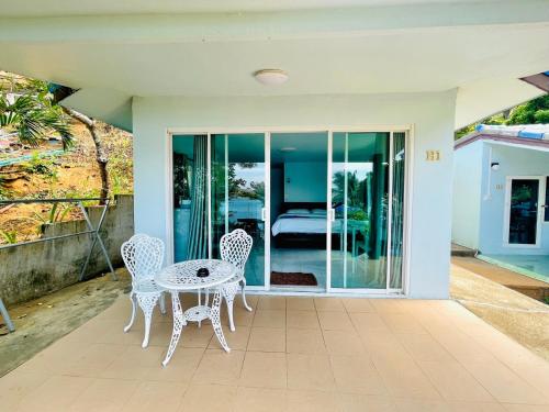 Facilities, Naiharn On the Rock Resort in Nai Harn Beach