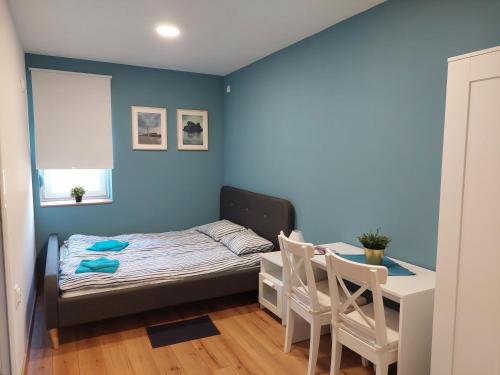 2 bedrooms, 3 beds