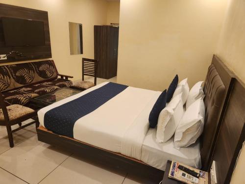 Hotel City lite Near IGI Airport