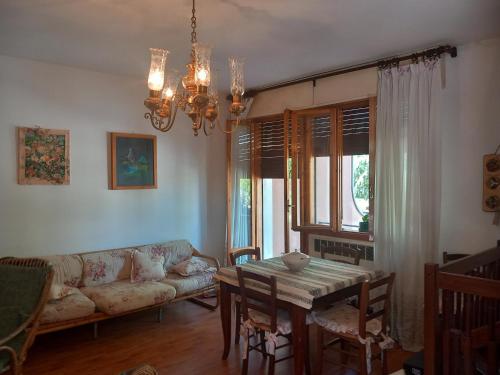  Appartamento con piscina e giardino in Tolè