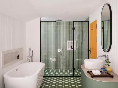 room detail thumbnail 2