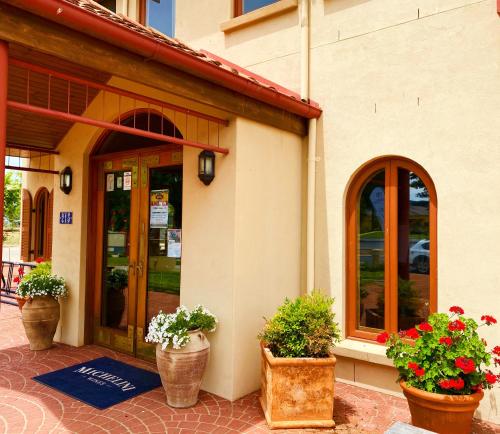 B&B Myrtleford - Tuscan Villa in Myrtleford - Bed and Breakfast Myrtleford