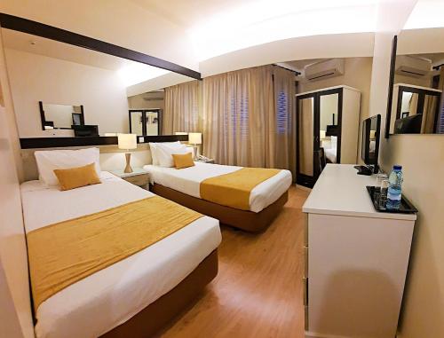 2 bedrooms, 3 beds
