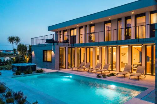Villa with Private Pool image 6