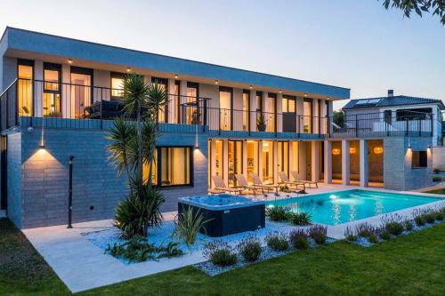 Villa with Private Pool image 4