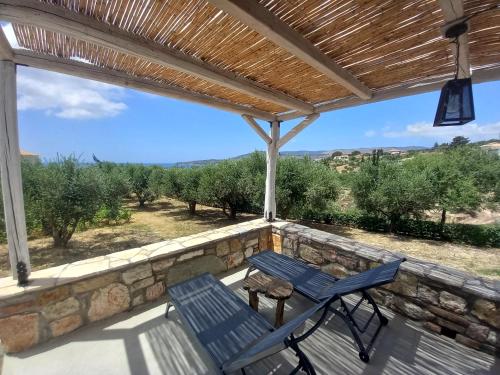 Koroni Stone House, fully equipped studios by the sea in Asini