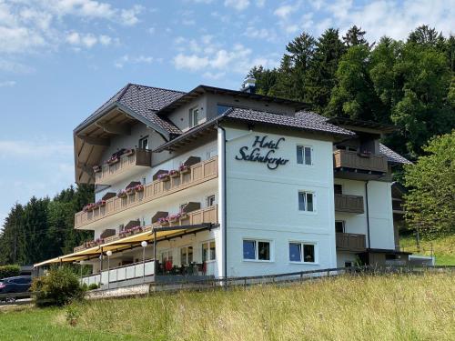 Hotel Schönberger, Nussdorf am Attersee bei Sankt Georgen