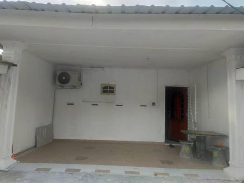 Rumah Tamu FieSari Jeli M U S L I M in Jeli