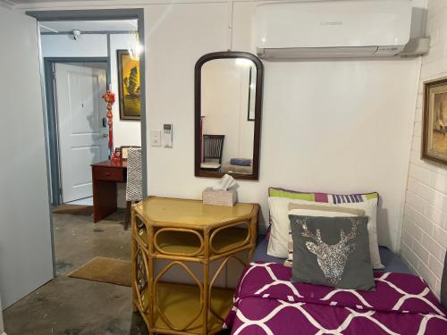 2 twin beds
