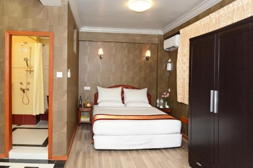 Deluxe Double or Twin Room with City View image 4