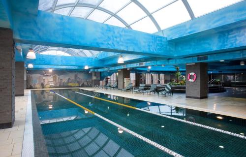 Swimming pool, Sheraton Taoyuan Hotel near Xin Wu Green Tunnel